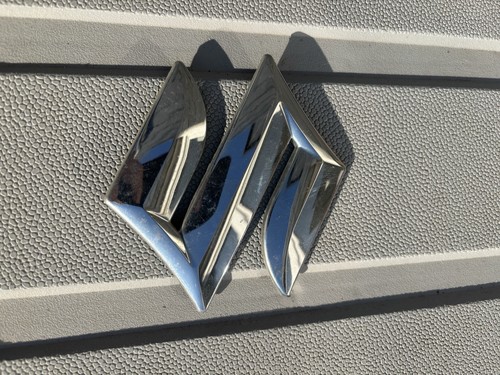 Suzuki alto emblem vorne - suzuki,